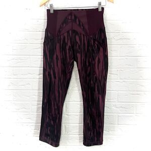 Lululemon Exquisite Crop Painted Animal Bordeaux Drama Black Size 6